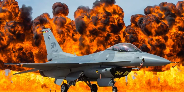 Es hora de entrenar a Ucrania en el uso de cazas F-16