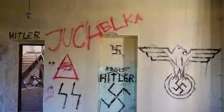 Grafiti antisemita afirma que los judíos impulsan la guerra con Rusia