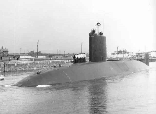 Un submarino británico se escabulló debajo de un portaaviones ruso para obtener información de inteligencia