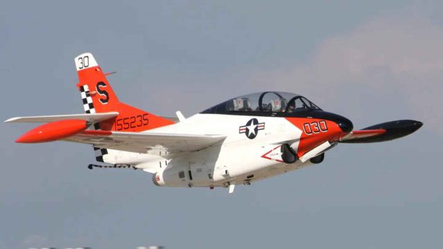 Cazas J-15 y el portaaviones Shandong de China realizan ejercicios militares: Video