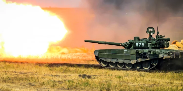 Tanques T-72 se dirigen a Ucrania para luchar contra Rusia