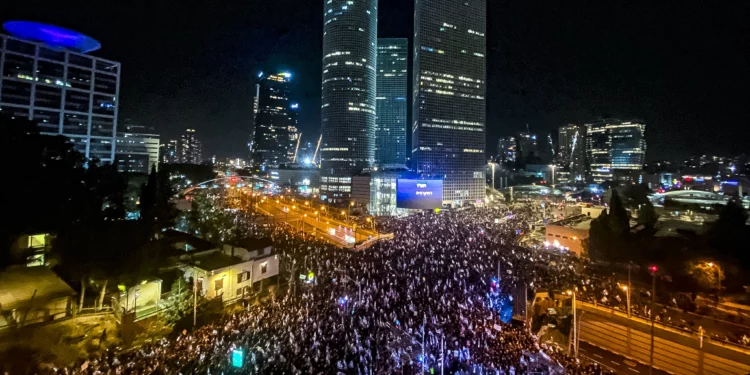 Unas 100,000 personas protestan en Israel contra el nuevo gobierno