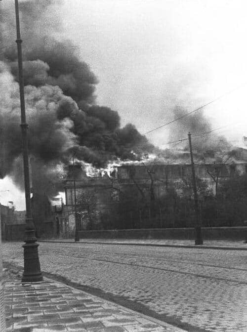 Hallan 21 fotos inéditas de las secuelas de la revuelta del gueto de Varsovia