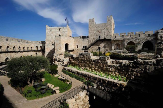 Añaden ascensores al Museo de la Torre de David para mayor accesibilidad