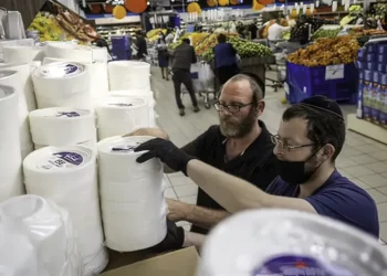 Los nuevos dirigentes israelíes han suprimido el impuesto sobre los platos de plástico