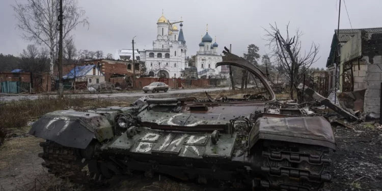 Las sirenas antiaéreas suenan en todo Kiev pese a la tregua ordenada por el Kremlin