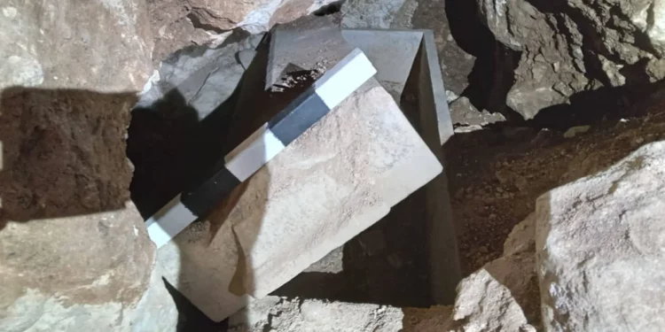 Descubren antiguo sarcófago en Samaria tras un atraco fallido