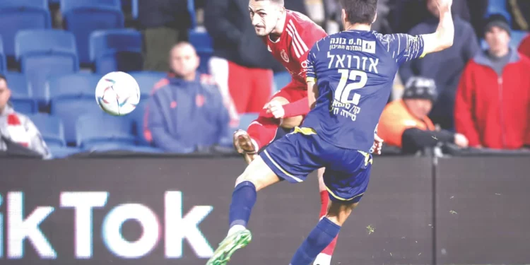 Maccabi Tel Aviv y Hap Beersheba lideran la liga de fútbol israelí