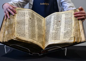 El Códice Sassoon, la Biblia hebrea casi completa más antigua, se subastará por 50 millones de dólares