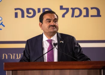 El empresario indio Adani vio sacudida la cotización de sus acciones al día siguiente de comprar el puerto de Haifa