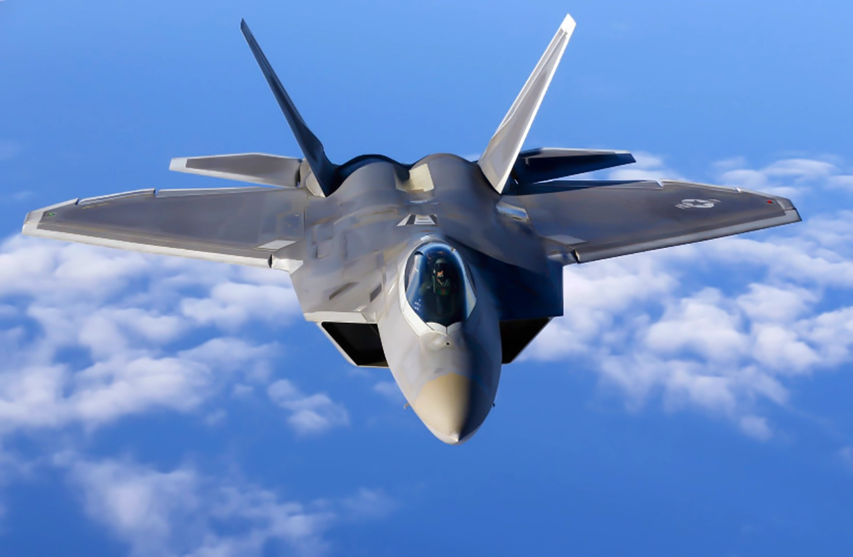 F-22 de Estados Unidos derriba un OVNI sobre Alaska