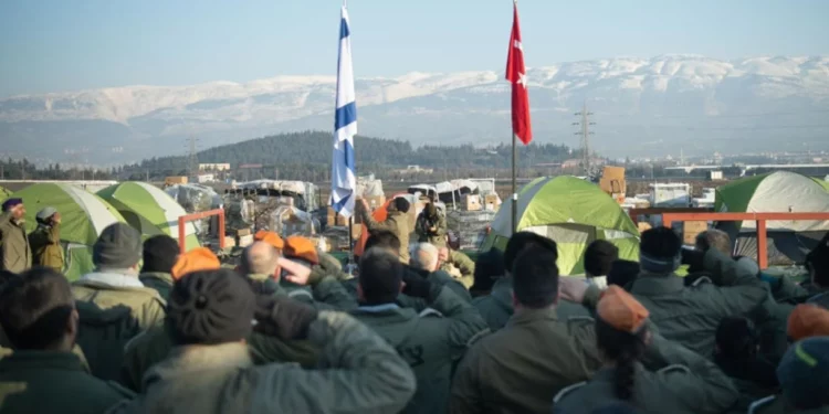 Turquía agradece a Israel su “solidaridad” en la ayuda tras el terremoto