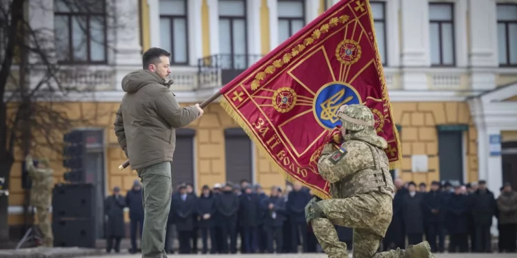 Zelenski promete derrotar a Rusia en el aniversario de la invasión de Ucrania