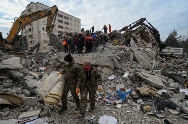 Un niño de seis años entre los cuatro rescatados en Siria cuatro días después del terremoto