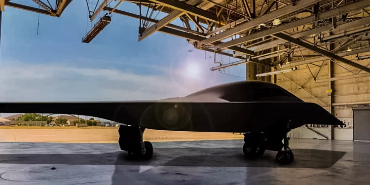 Bombardero furtivo B-21 Raider: ¿Puede construirse de forma rentable?