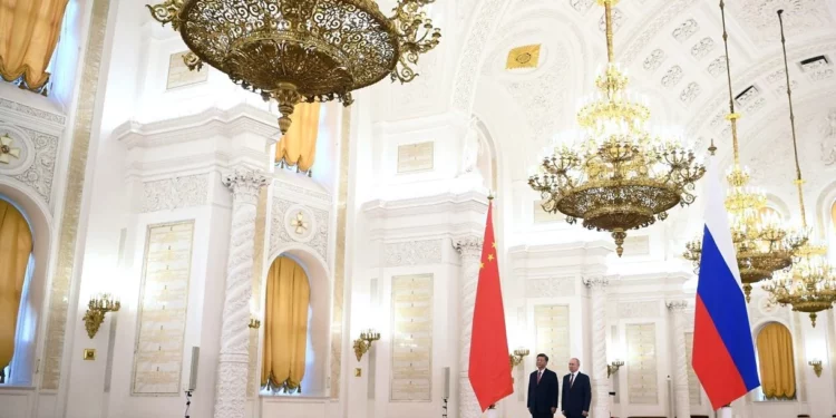 Putin se reúne con Xi Jinping en el Kremlin