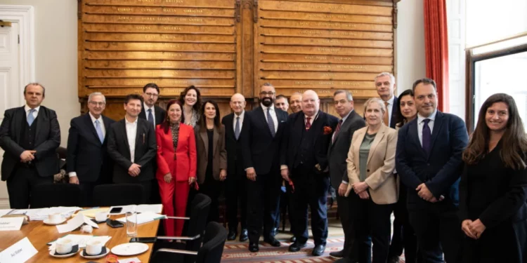 Reino Unido acoge la primera reunión internacional de enviados para la restitución de bienes del Holocausto