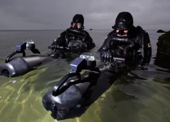 El CGRI iraní y los Spetsnaz rusos utilizan scooters submarinos alemanes