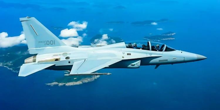 Malasia paga 18 aviones de combate ligeros KAI FA-50 con aceite de palma