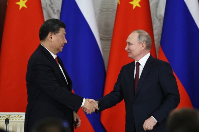 Putin se reúne con Xi Jinping en el Kremlin