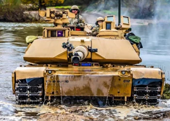 Vehículos militares de combate atraviesan Bulgaria camino de Ucrania