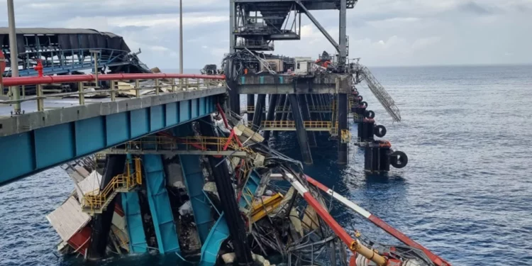 Dos desaparecidos al caer al mar una grúa en Ashkelon