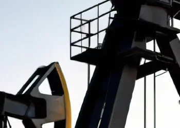 El petróleo se desliza en espera de la Fed