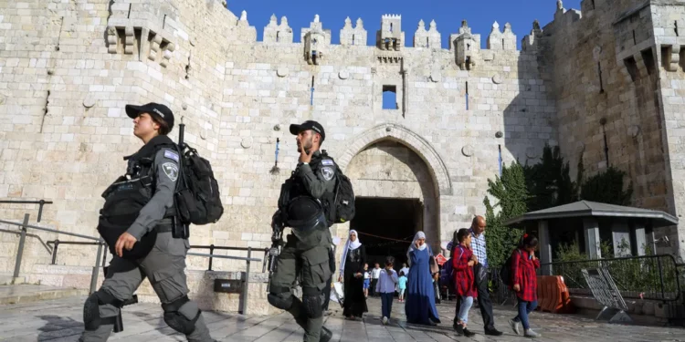 Alerta máxima de las fuerzas de seguridad en Jerusalén para el primer viernes de Ramadán