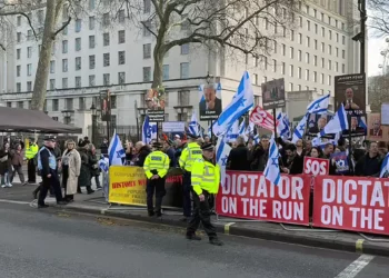 Manifestantes judíos de izquierda intentan bloquear a Netanyahu en Londres