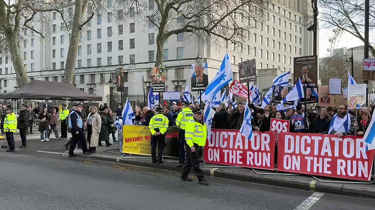 Manifestantes judíos de izquierda intentan bloquear a Netanyahu en Londres