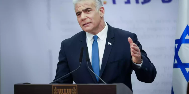 El oportunismo político de Yair Lapid en medio de los ataques desde Líbano y Gaza