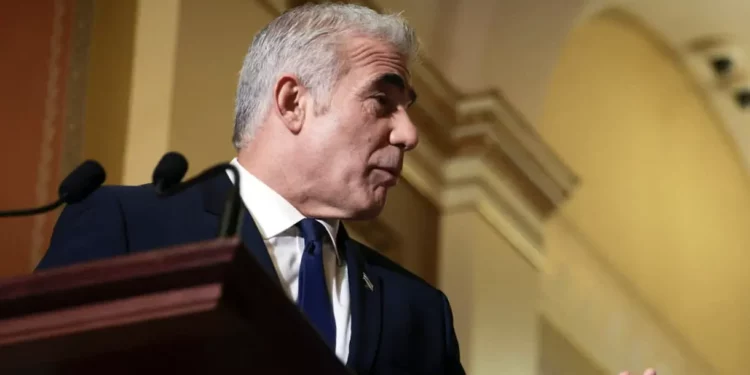 Yair Lapid no deja su oportunismo político ni por la Independencia