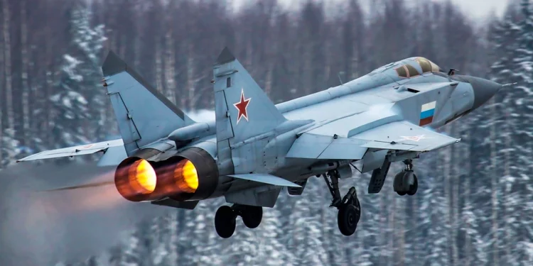 Incidente en Rusia: Caza MiG-31 se estrella tras incendiarse en pleno vuelo