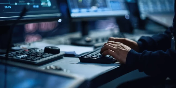 El software de QuaDream es utilizado para espiar a periodistas y activistas en 10 países
