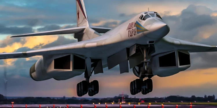 Putin despliega al colosal bombardero Tu-160M Blackjack