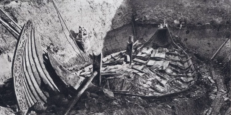 Barco vikingo descubierto en antiguo cementerio noruego