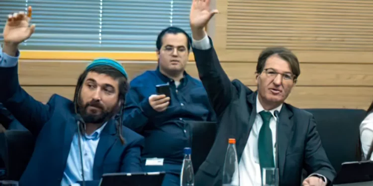 La coalición no cede en la ley de los asesores legales