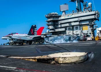 El portaaviones USS Nimitz de la Armada de EE.UU. registra su desembarco número 350.000