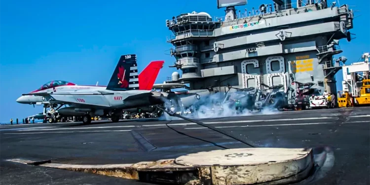 El portaaviones USS Nimitz de la Armada de EE.UU. registra su desembarco número 350.000