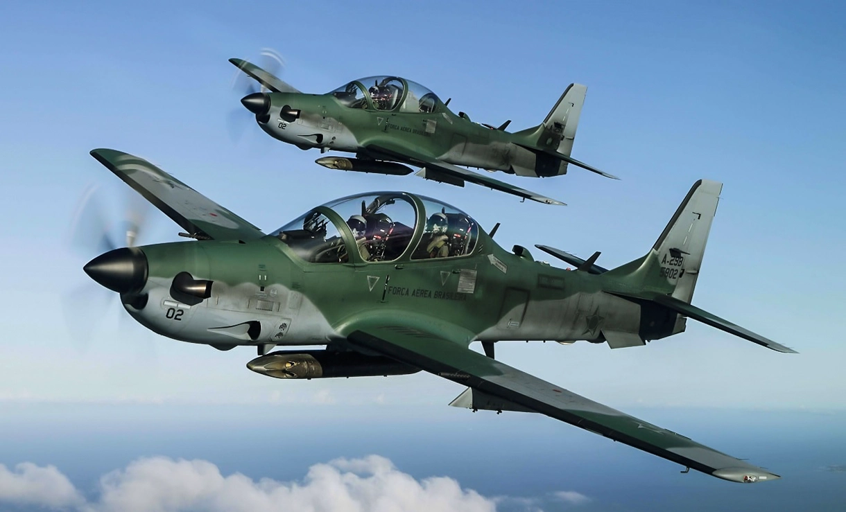 El A-29 Super Tucano no es un F-35, pero es un asesino en el cielo