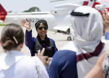 La primera mujer astronauta de Arabia Saudí despega hacia la estación espacial