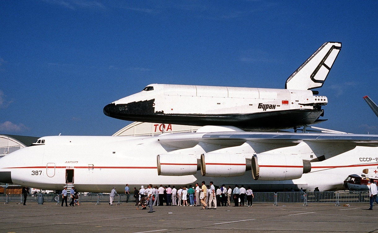 El Buran fue el intento de Rusia de competir con el exitoso transbordador espacial estadounidense durante la Guerra Fría.