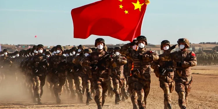 China busca potenciar ejército con talento joven y tecnología