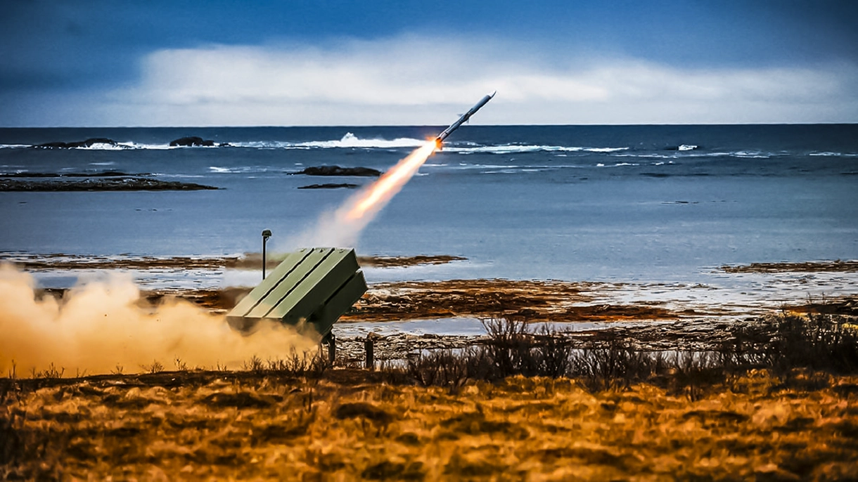 Ucrania fortalece su defensa aérea adquiriendo el avanzado sistema NASAMS con aprobación de Washington