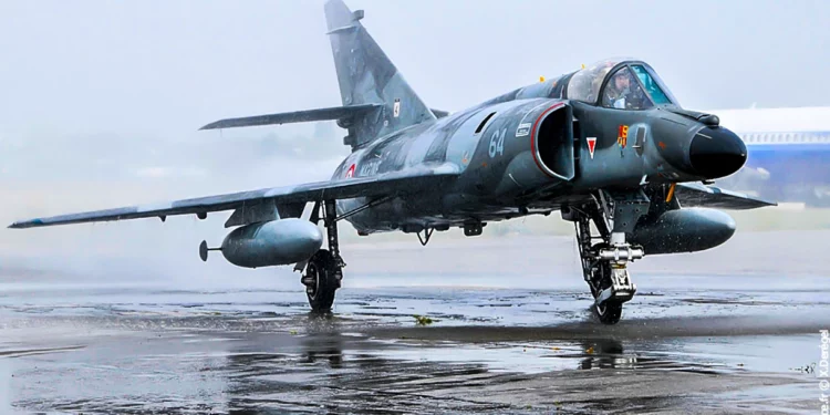 Argentina retira los aviones Super Etendard que hundieron dos buques de guerra británicos