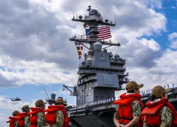 El portaaviones USS Gerald R Ford inició su primer despliegue de combate