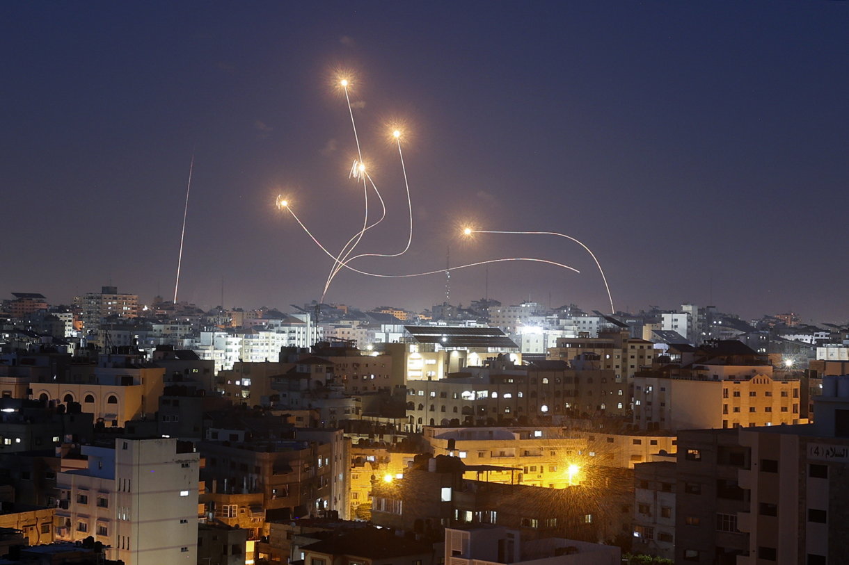 Lanzamiento masivo de cohetes en Tel Aviv: Sin tregua a la vista