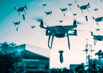 Drones y bombarderos rusos atacan Ucrania en vísperas del “Día de la Victoria”