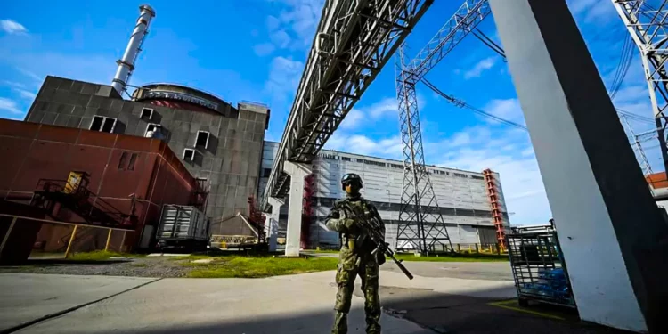 Crece la tensión en Ucrania: Central nuclear en medio de evacuaciones