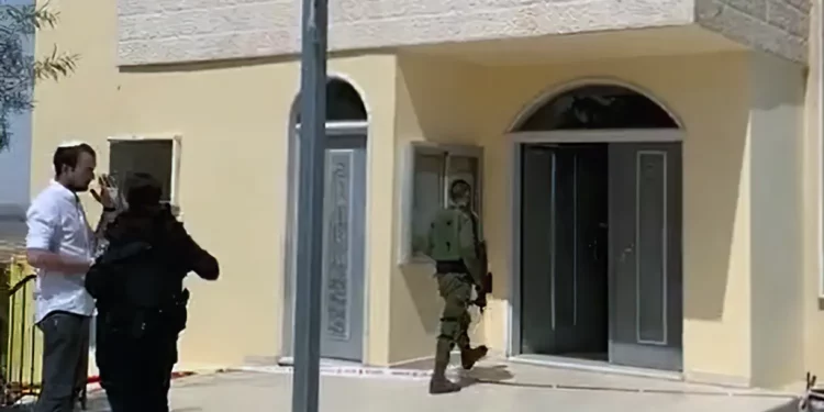 Atacante palestino abatido al intentar entrar en sinagoga de Judea y Samaria